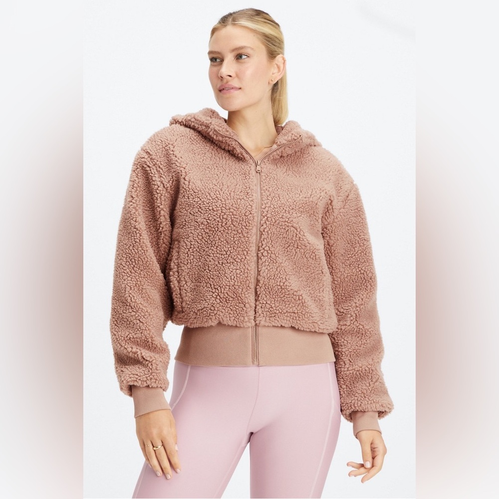Fabletics Summit Sherpa Teddy Jacket in Soft Brown XS